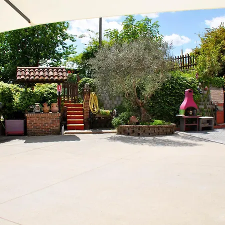 Il Casale Del Roero 펜션 *