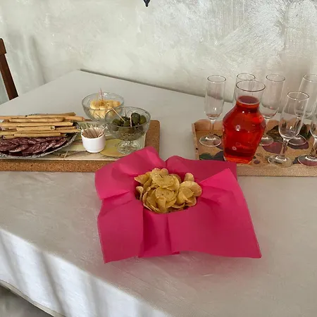 بيت للعطل Il Casale Del Roero كانالي